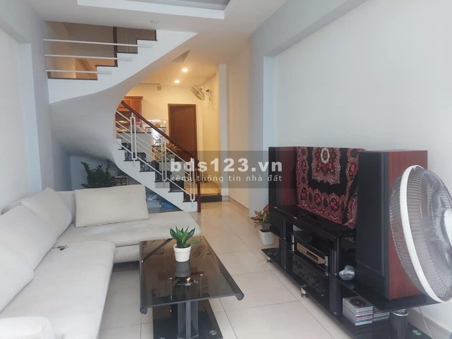 Bán nhà gấp lấy tiền trả nợ đầu xuân, dt 120m2, hẻm xe hơi quay đầu, quận 12 lh 0832123112: