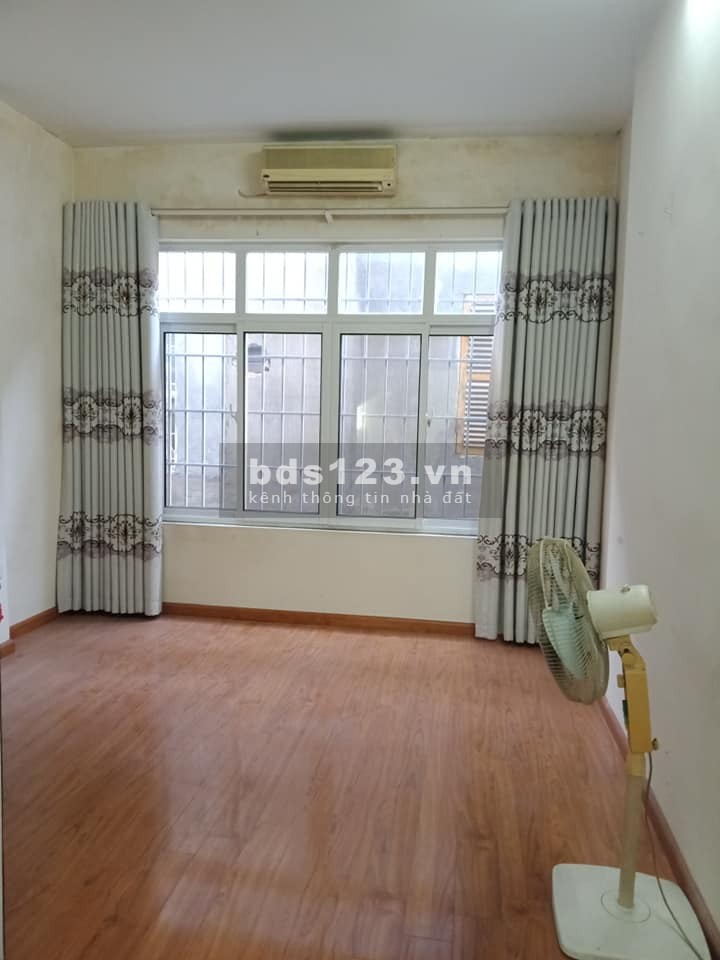 Nhà tôi ở quận Ba Đình, giá rẻ giật mình chờ khách hữu duyên