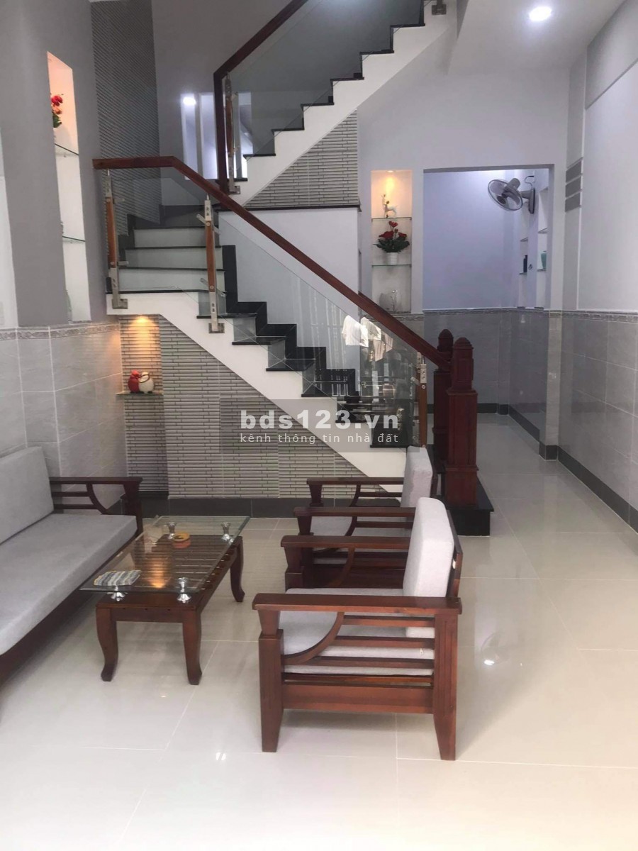 Bán gấp nhà Quận 11, Lạc Long Quân, HXH, 48 m2, 4 tầng chỉ 6 tỷ 6