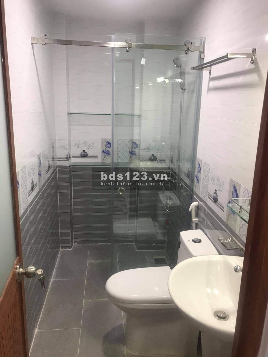 Bán gấp nhà Quận 11, Lạc Long Quân, HXH, 48 m2, 4 tầng chỉ 6 tỷ 6