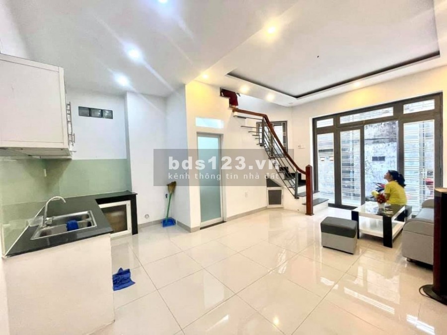 Bán nhà hẻm xe tải đường Cao Thắng Quận 10 3 tầng giá 3.65 tỷ