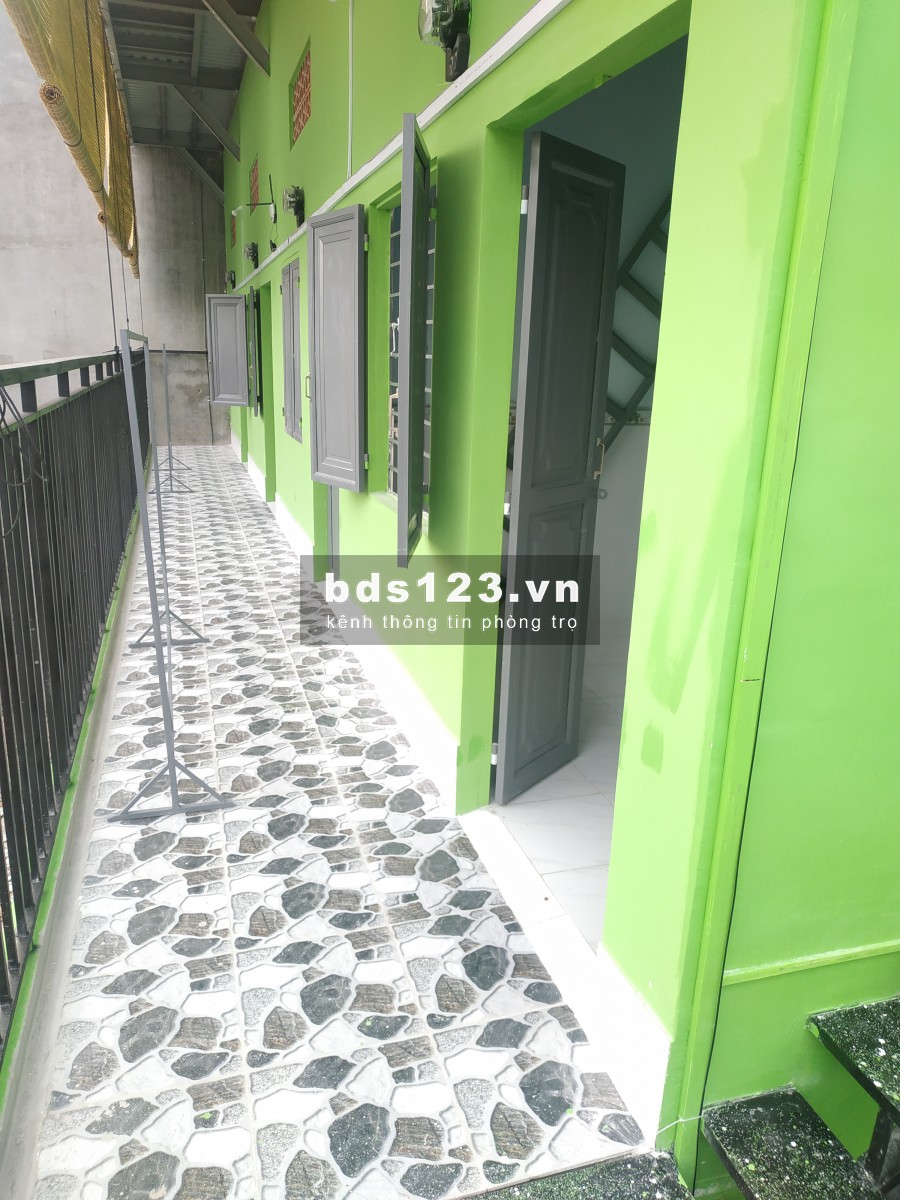 Phòng trọ khép kín có gác lửng mới xây Thạnh Lộc Quận 12 gần Ngã Tư Ga