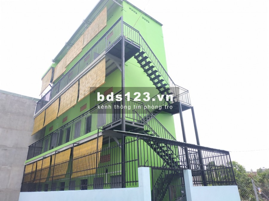 Phòng trọ khép kín có gác lửng mới xây Thạnh Lộc Quận 12 gần Ngã Tư Ga