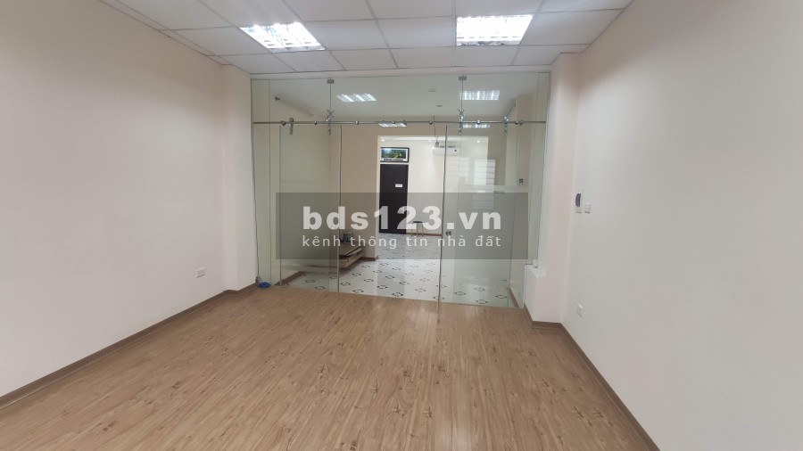 Chính chủ cho thuê nhà, thiết kế tầng 1-2 làm văn phòng, hiện đại, tiện nghi