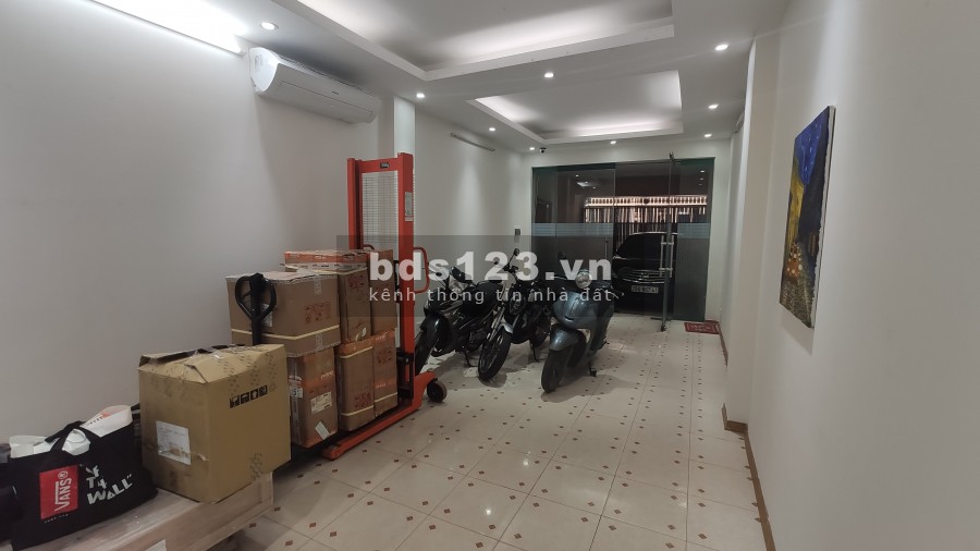 Chính chủ cho thuê nhà, thiết kế tầng 1-2 làm văn phòng, hiện đại, tiện nghi