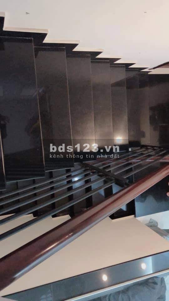 Bán Nhà Hẻm Số 8 Đường Nguyễn Đình Khơi 36m2, 5 Lầu , 4 PN, Giá Rẻ.