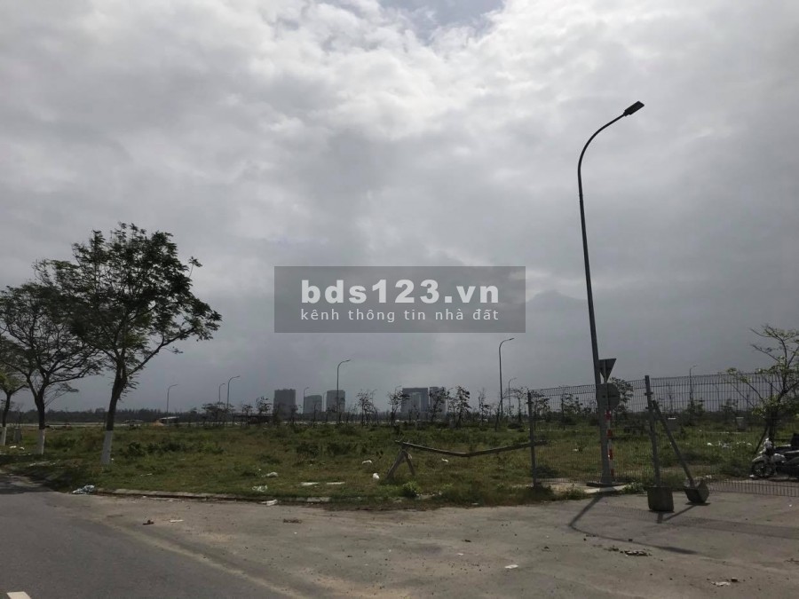 BÁN LÔ ĐẤT NỀN 90m2 KHU FPT CITY