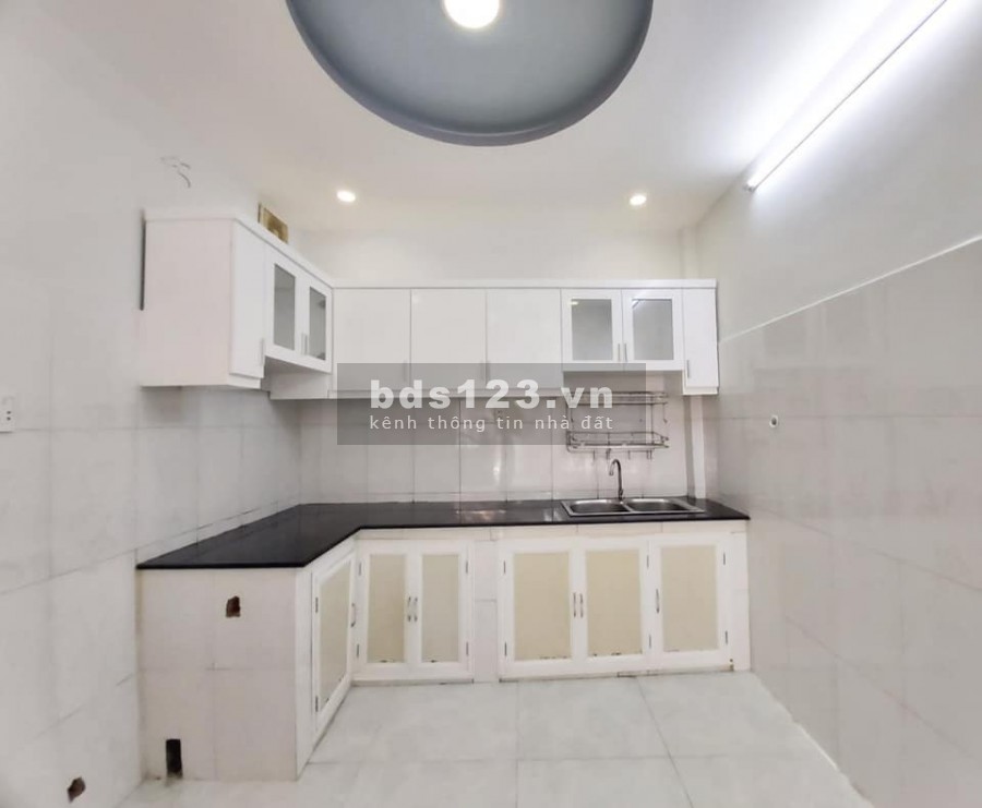 Bán nhà hẻm 3m Lạc Long Quân, 35m2, GIÁ 3.45 TỶ, LH 0914648319, Nhà xây dựng kiên cố