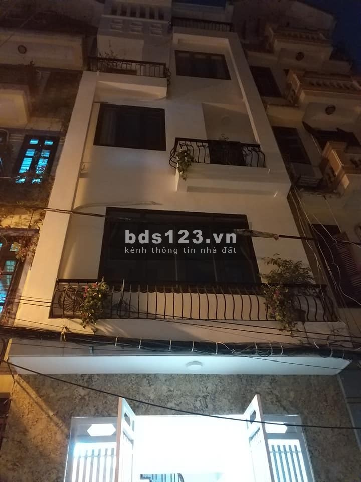 Bán nhà HOT nhất 2021, Cầu Giấy, Lô góc, nhà đẹp, nội thất 5 sao nhỉnh 4 tỷ