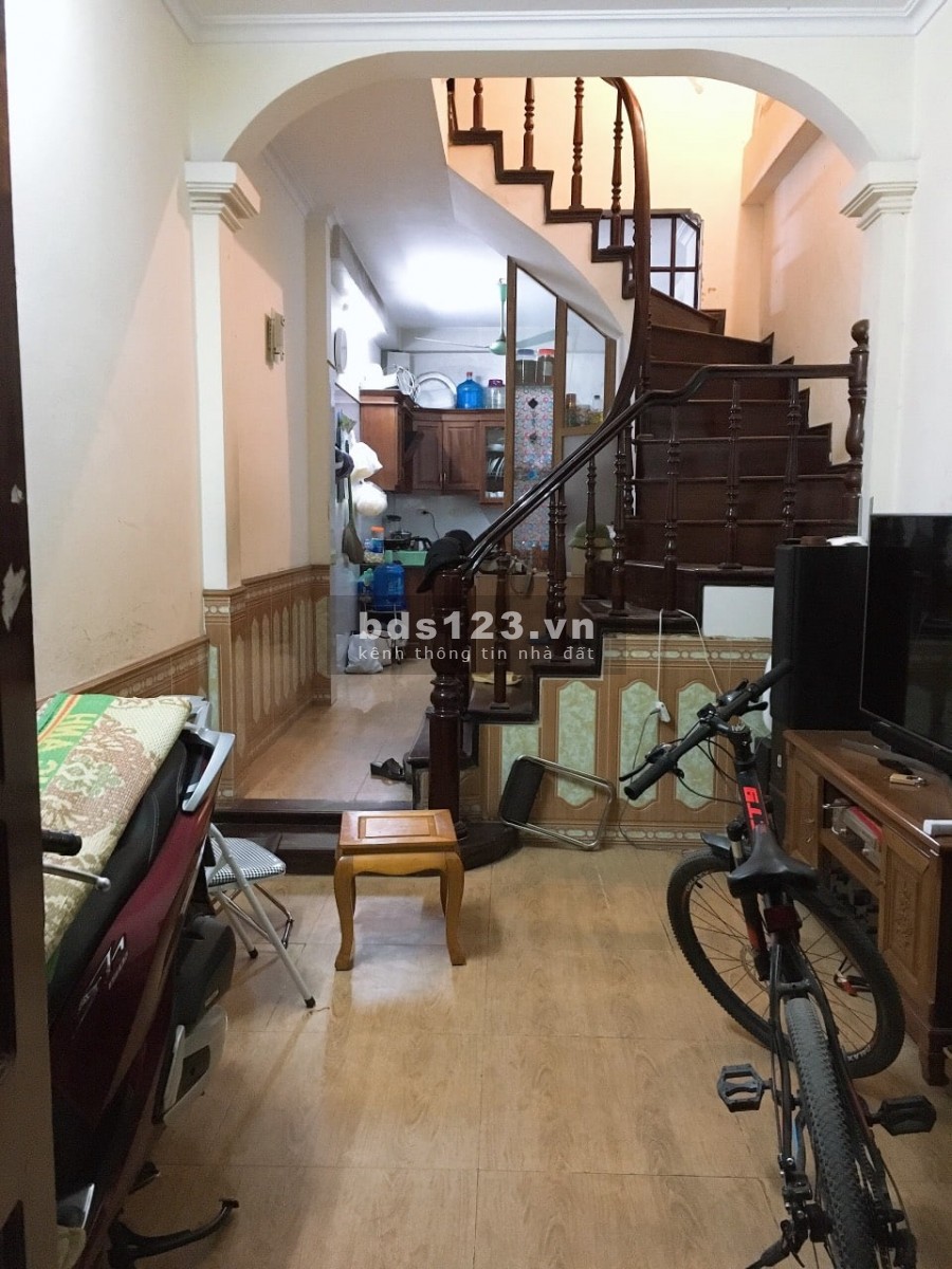 Bán phân lô Đền Lừ 1 Hoàng Mai 5 tầng ô tô tránh giá 5.2 tỷ.