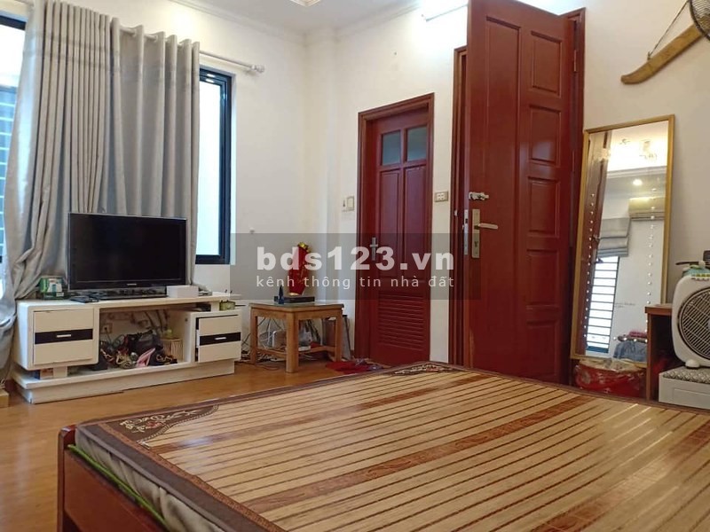 Nhà Lô góc, ngõ 1194 Láng chùa Láng, 50m2 * 5T, MT 4,5m, Ôtô đỗ cửa, giá 7,1 tỷ