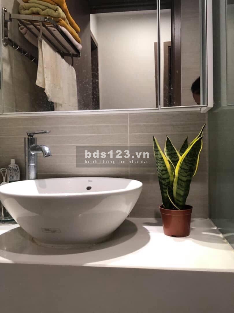 Bán gấp căn 2 ngủ 69m bao phí, full đồ tại Green Bay, Giá 3 tỷ, LH: 0352781220