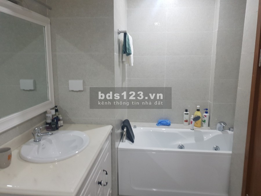 Chính chủ bán gấp căn hộ full NT 3 ngủ, 110m2 The Emerald CT8 Mỹ Đình, giá 3.5 tỷ
