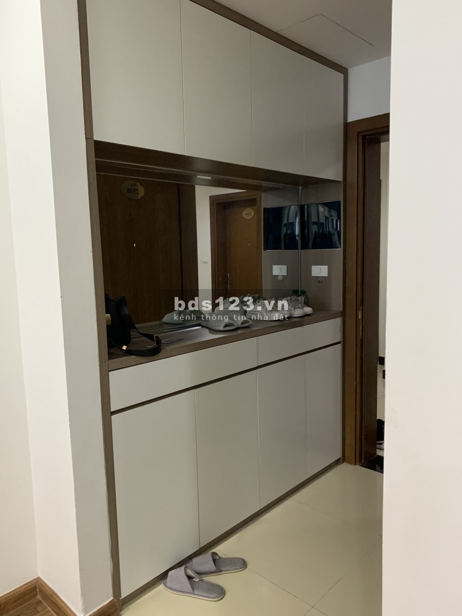 Bán nhanh căn 2 ngủ 78m2 tại Goldmark City giá 2.45 tỷ bao toàn bộ phí, nhà đầy đủ nội thất.