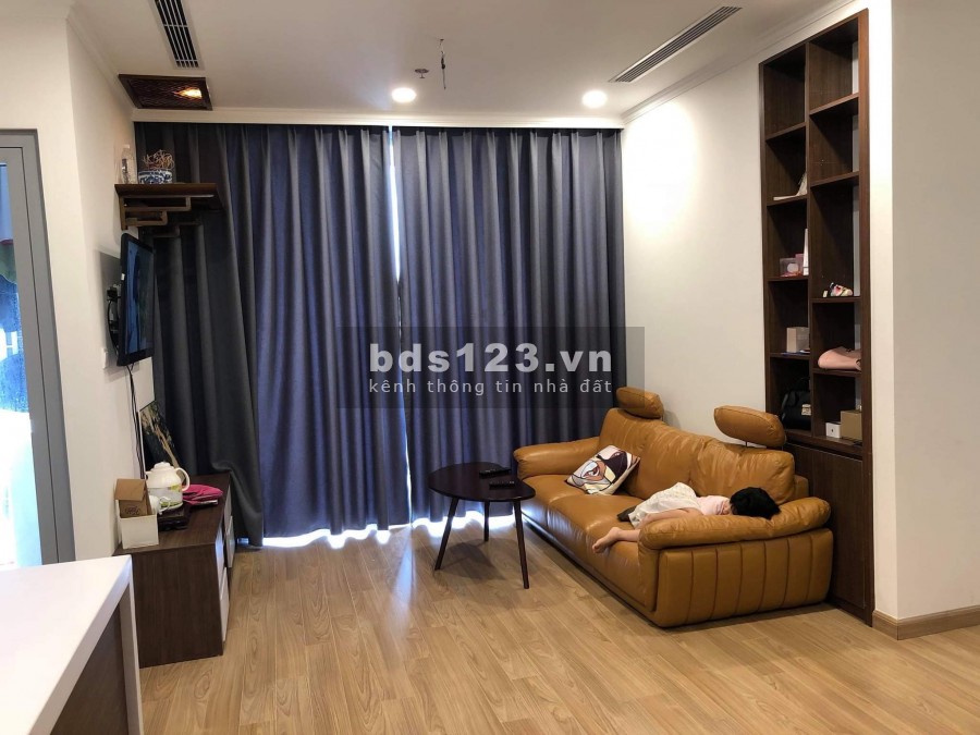 Bán gấp căn hộ 75m2 ở Eco Green City, 2PN, giá 2.13 tỷ bao phí