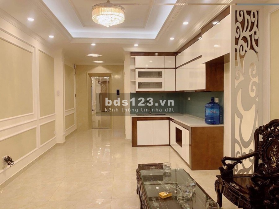 Bán gấp CH tập thể đường Láng giá 845 triệu, 30m2, đẹp, NT cơ bản
