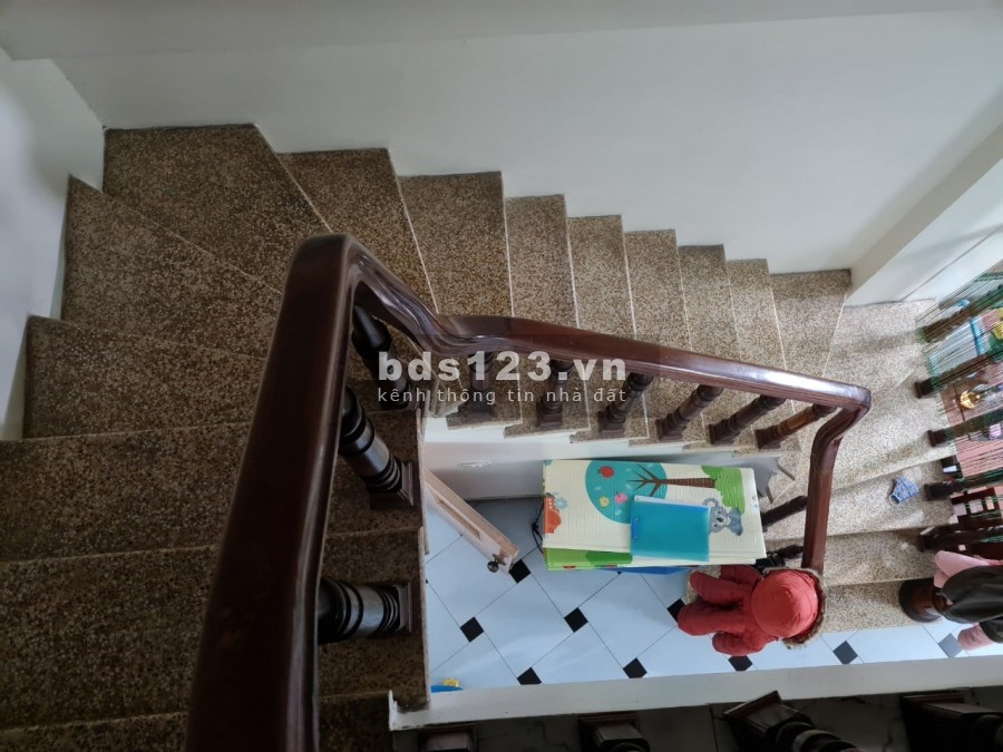 Bán Nhà GIÁP NHỊ Lô Góc. Ngõ 3 Gác Ở Luôn. 53M Nhỉnh 2 Tỷ