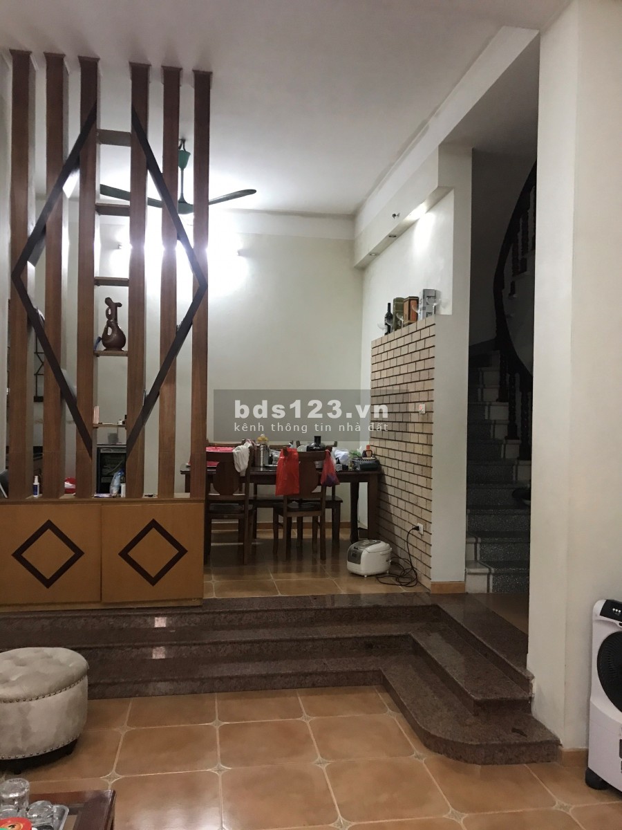 Cần bán gấp Biệt Thự đường Ngọc Thụy 156m2 x 4T, 12m MT, giá 9.5 tỷ. Gara 2 Ôtô. Ở sướng.