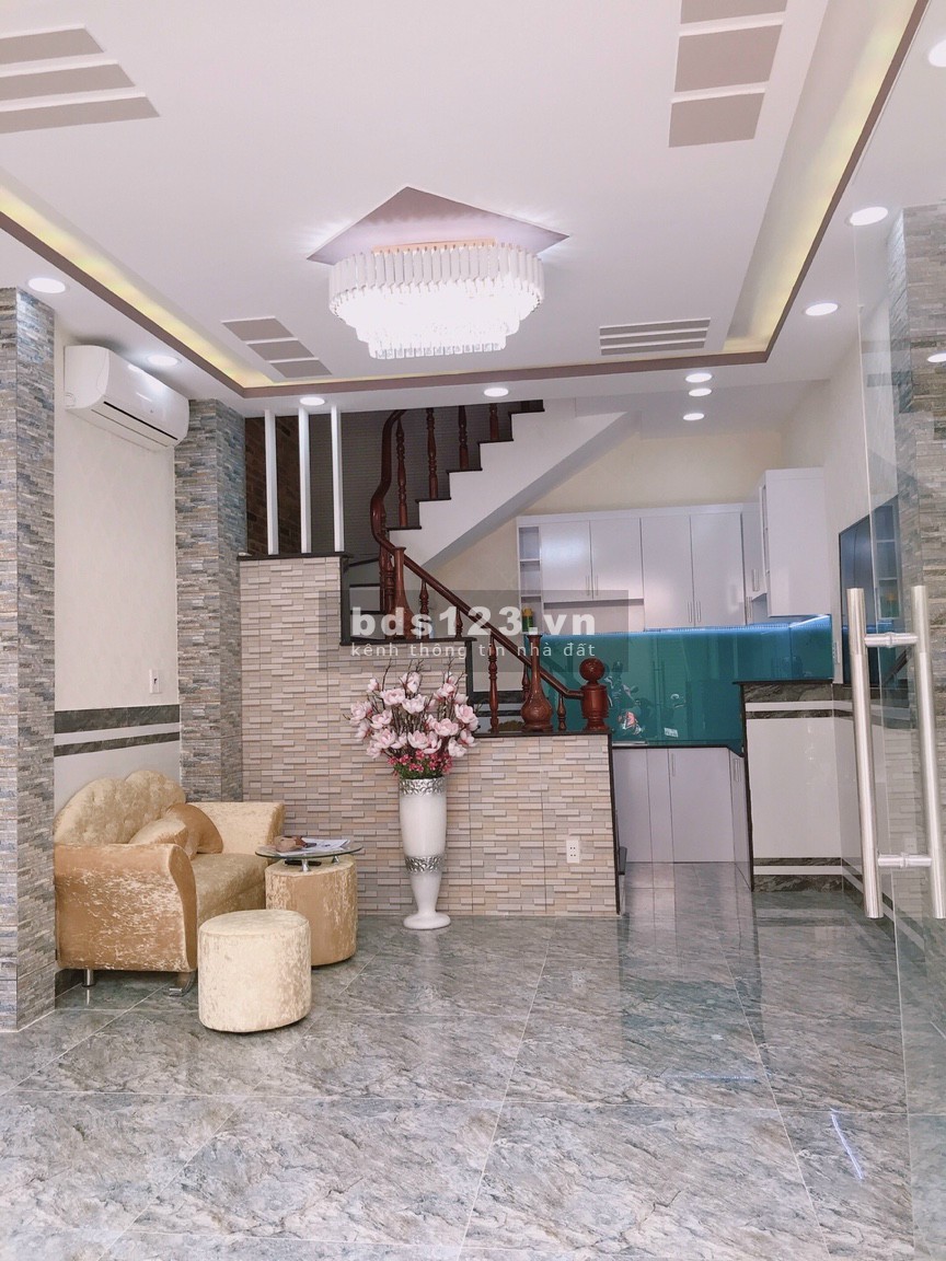 Nhà mặt tiền 2 tầng Trần Thủ Độ, Tân Phú. 3,9 tỷ. 0921 990 402