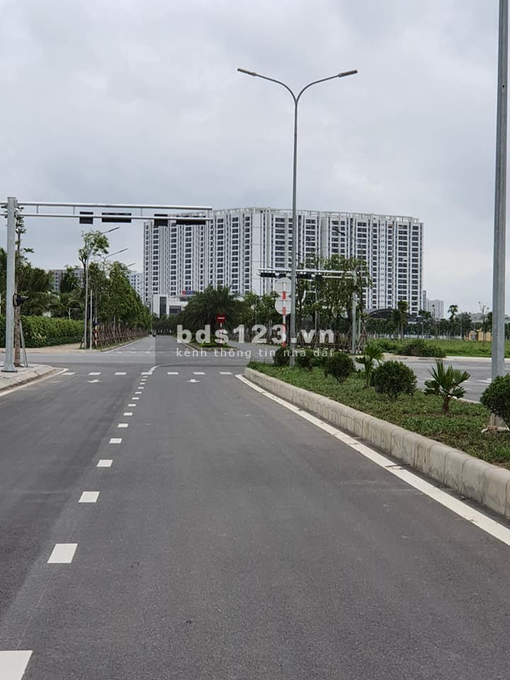 Bán nhà hàng xóm VINHOMES RIVERSIDE VỊ TRÍ ĐẸP Ở SƯỚNG GIÁ TĂNG DẦN