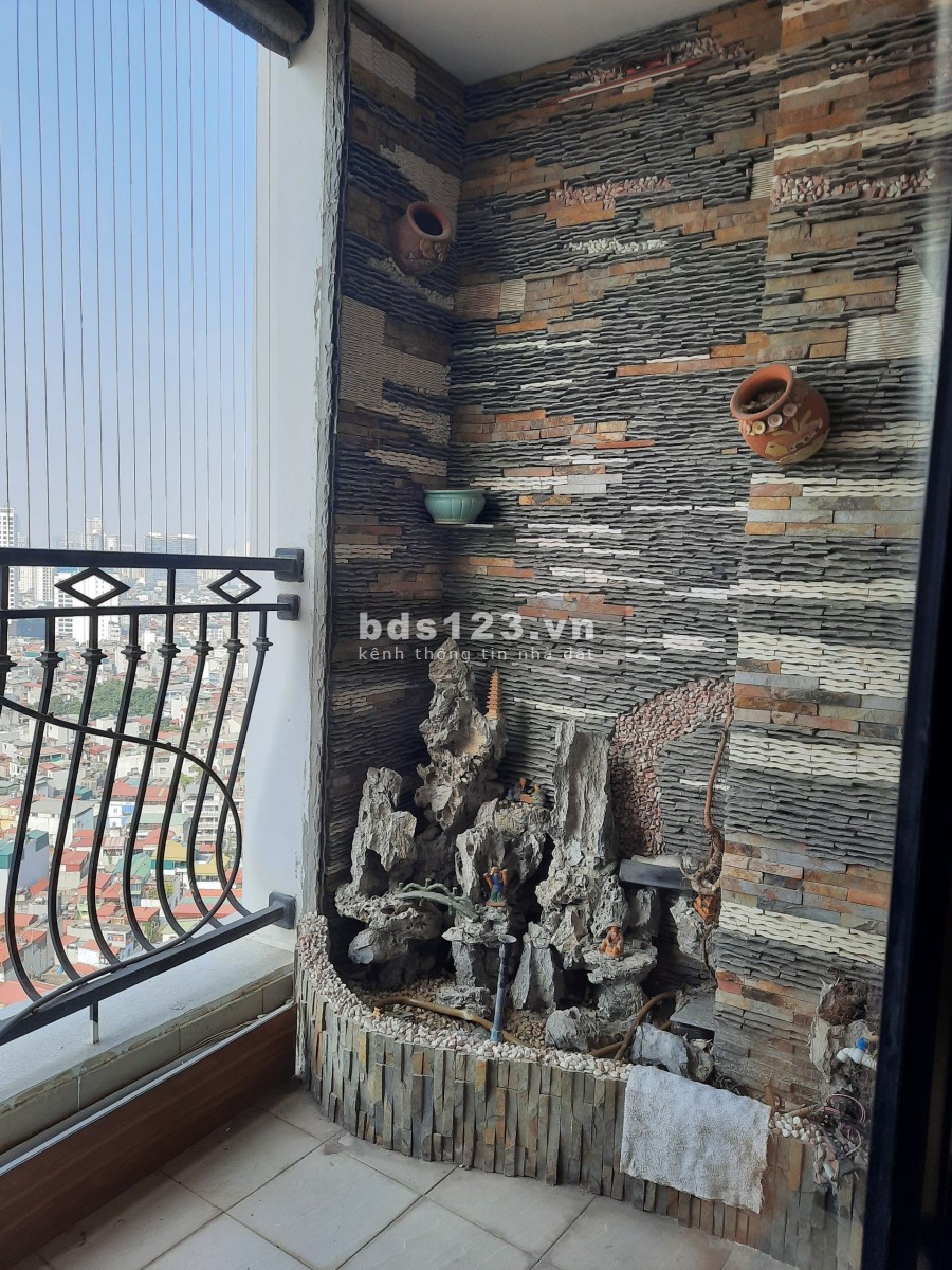 Bán cắt lỗ sâu căn 2 ngủ sáng tòa R1 Royal City,full nội thất,giá bán nhanh 4.5 tỷ (bao phí)