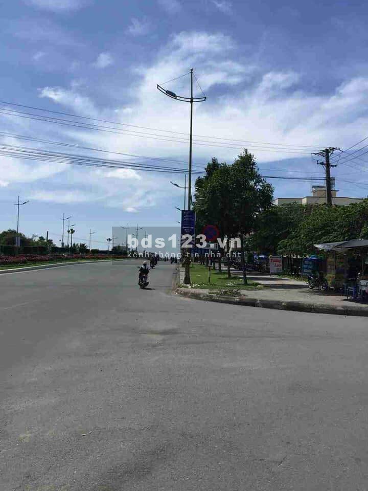 Bán nhà kiên cố KDC Bình Nhựt, 1 trệt 2 lầu. Dx 5m x 20m. DTSD 280m2. Giá 4,2 tỷ