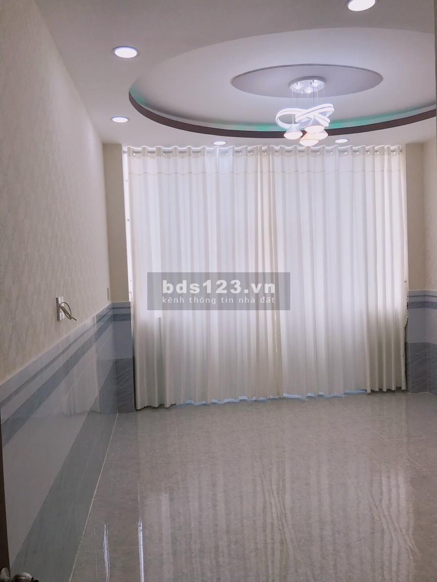 Nhà mặt tiền 2 tầng Trần Thủ Độ, Tân Phú. 3,9 tỷ. 0921 990 402