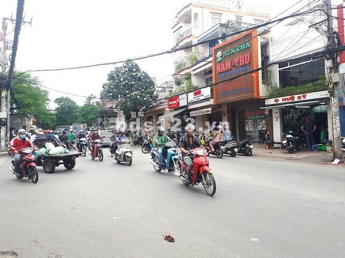 Cho thuê mặt bằng 1.179m2 góc 3 MT Nguyễn Xí Q. Bình Thạnh