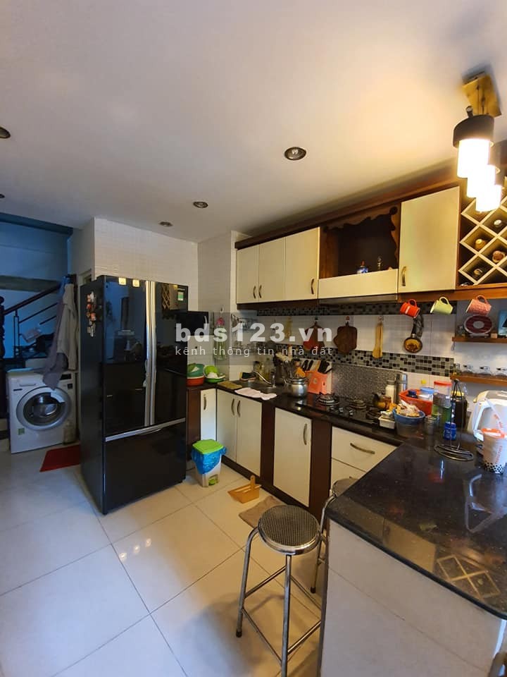 Nhà 3 Tầng 4 PN đường Ba Tháng Hai, Quận 10, Giá 4 tỷ