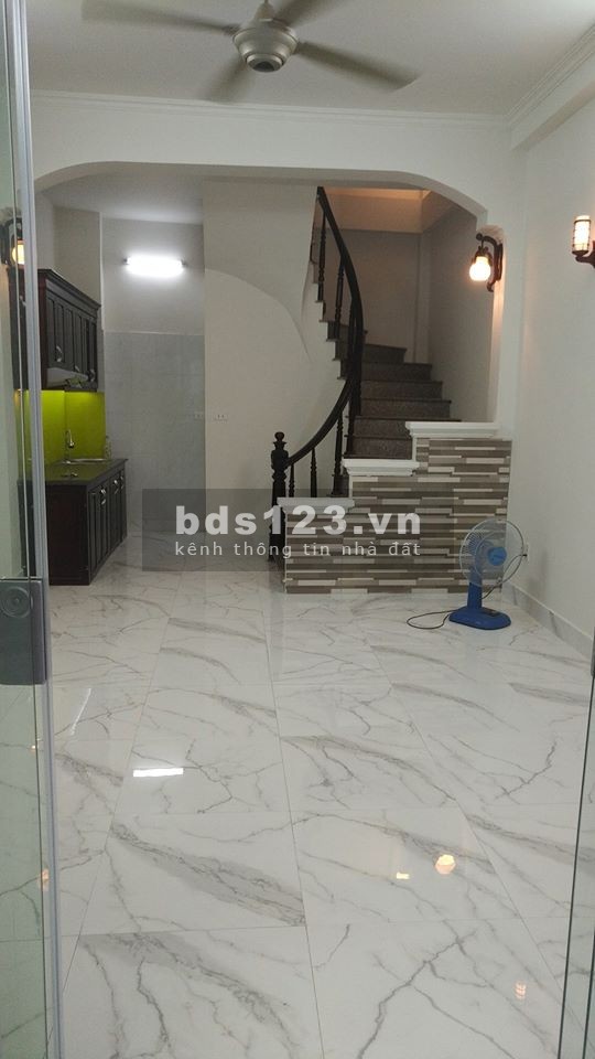 Cần tiền bán nhà ngõ Trung Tả, Khâm Thiên giá 1.28 tỷ, 20mx3T, ở luôn