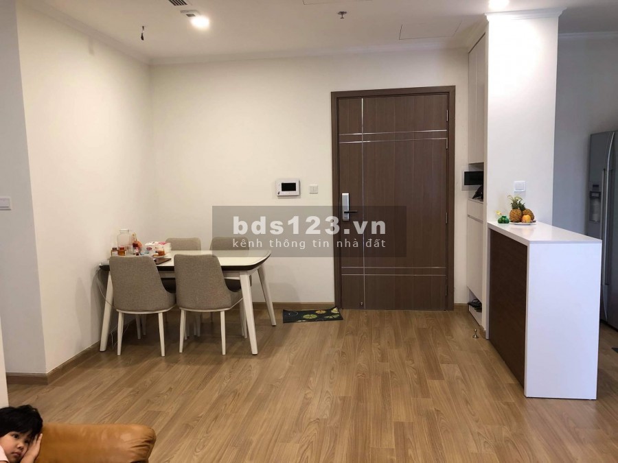 Bán gấp căn hộ 75m2 ở Eco Green City, 2PN, giá 2.13 tỷ bao phí