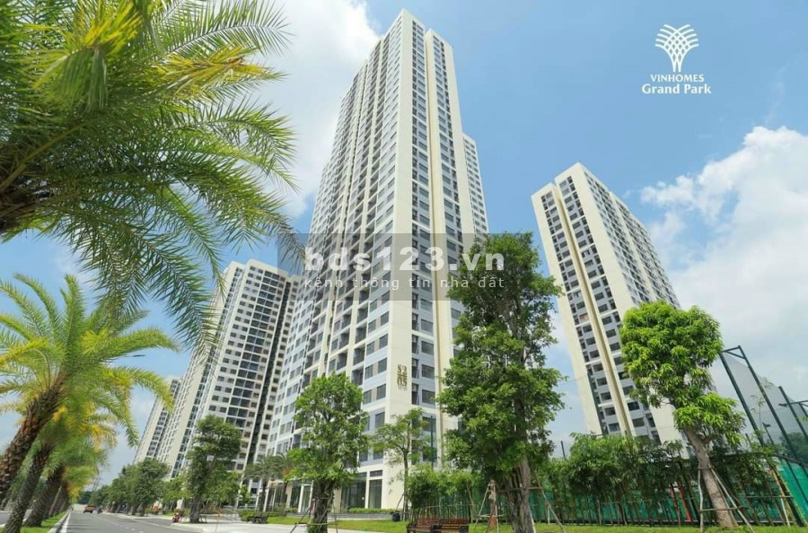 Chủ nhà cần bán gấp căn hộ Vinhomes Grand Park Q9 căn 1PN+ view sông và hồ bơi nội khu giá 1.72 tỷ.Liên hệ 0363583647