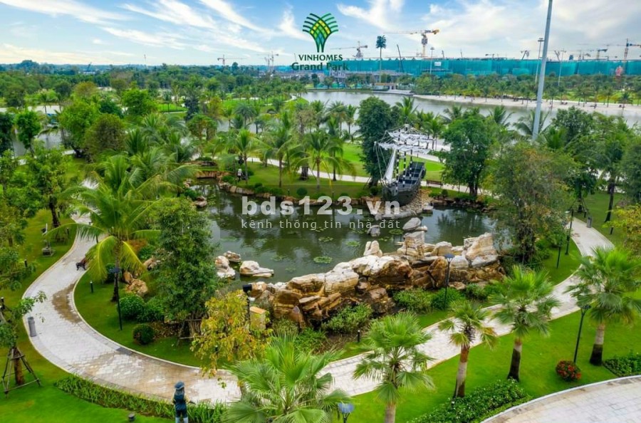 Chủ nhà cần bán gấp căn hộ Vinhomes Grand Park Q9 căn 1PN+ view sông và hồ bơi nội khu giá 1.72 tỷ.Liên hệ 0363583647