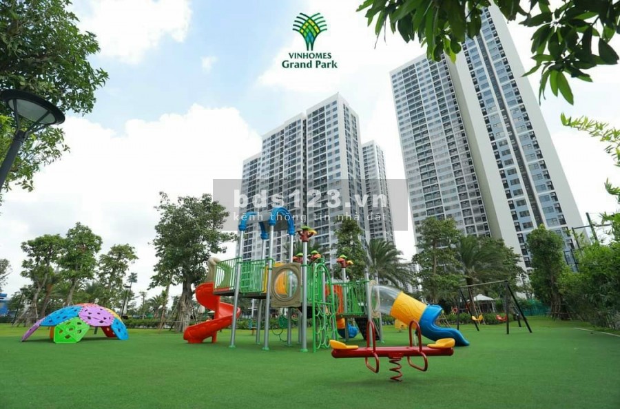 Chủ nhà cần bán gấp căn hộ Vinhomes Grand Park Q9 căn 1PN+ view sông và hồ bơi nội khu giá 1.72 tỷ.Liên hệ 0363583647