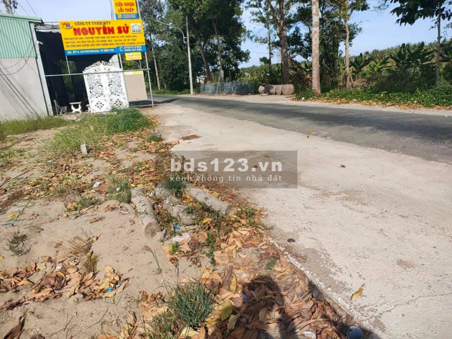 Đất mặt tiền đường liên xã Phú Nhuận