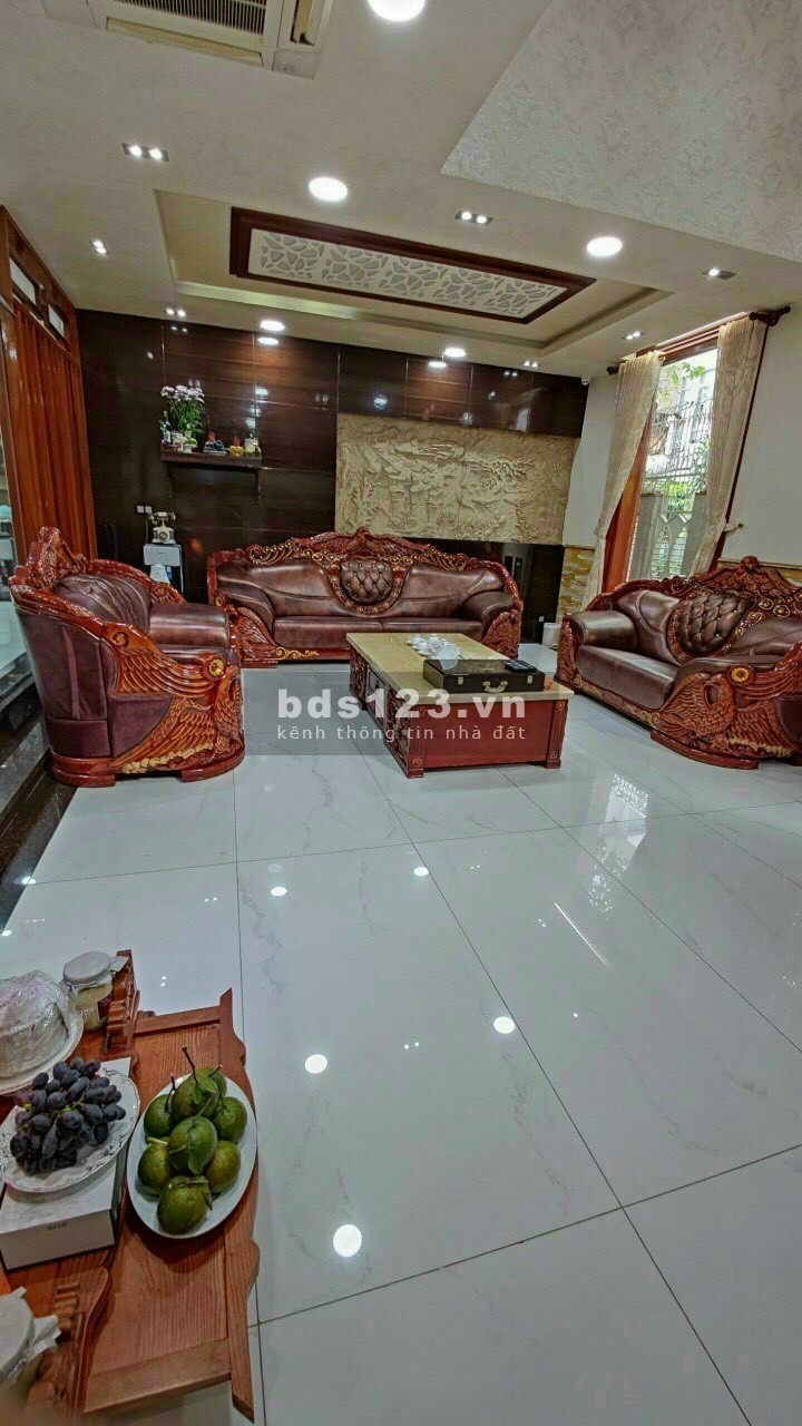 Cho thuê nhà nguyên căn 4 lầu, 163 MT đường Bàu Cát Đôi, P14, Tân Bình. 4x20m