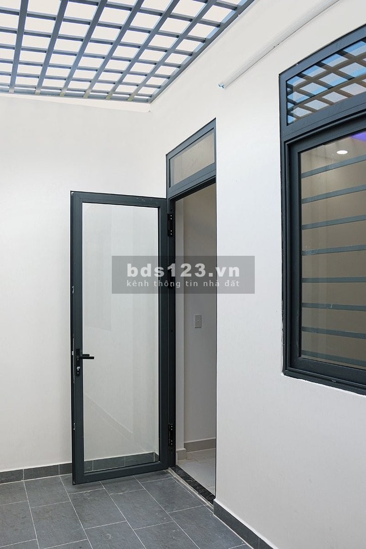 Chính chủ bán gấp căn nhà mặt tiền Đinh Đức Thiện, 90m2, 1 trệt 2 lầu, 3PN, 3WC. LH: 079394749