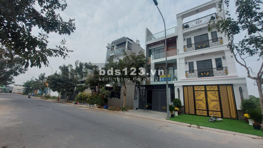 Nhà phố mặt tiền Khu đô thị chợ Bình Chánh SHR chỉ từ 1 tỷ 650 triệu