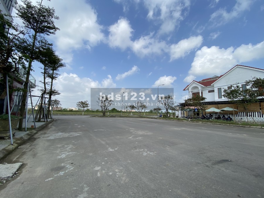 ĐẤT HIẾM ĐƯỜNG 2 LÀN RỘNG 50M ĐỐI LƯNG TỈNH LỘ 10 GIÁ SIÊU RẺ. LH 096_262_8872