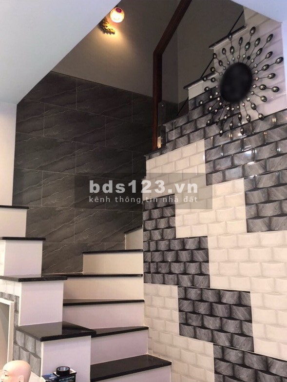 Nhà mới lầu 3pn (vào ở ngay) hẻm Nguyễn Thị Tần P1 Q8