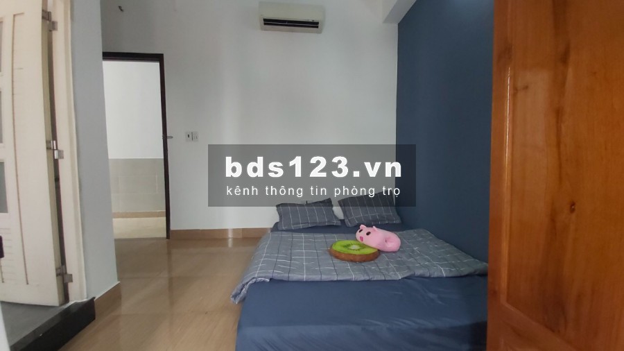 Phòng trọ đẹp nằm trong chung cư Q7 nội thất cơ bản bancông