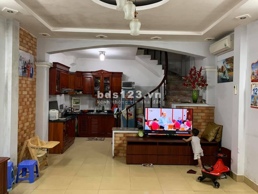 Bán nhà ngõ Thịnh Hào Đống Đa DT 59m2 Giá 2tỷ95