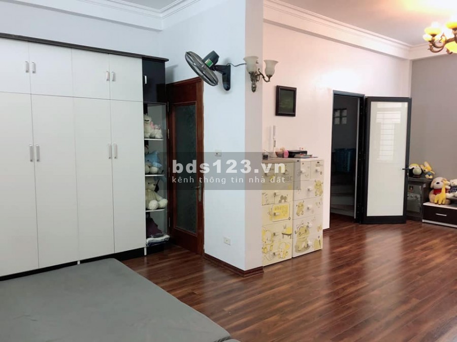 BÁN NHÀ 4 TẦNG MỚI ĐẸP PHỐ NGUYỄN ĐÌNH HOÀN. 64M2 CHỈ 4.85 TỶ.