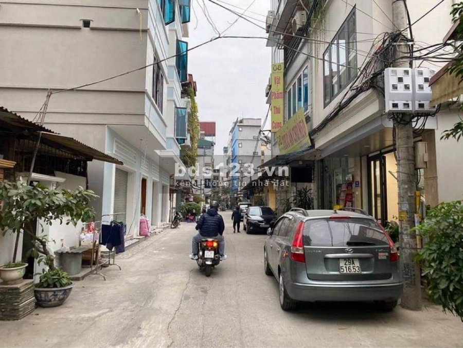 Mặt Phố Văn La, Văn phú 45m 4 tầng ô tô tránh, kinh doanh sầm uất chỉ 3,5 tỷ