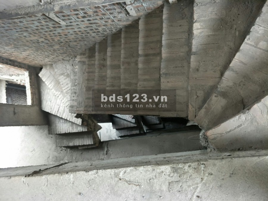 Cần bán gấp nhà mặt ngõ 29 Phố Trạm, gara ô tô, 65m2, 4T, 5 tỷ. Kinh doanh.