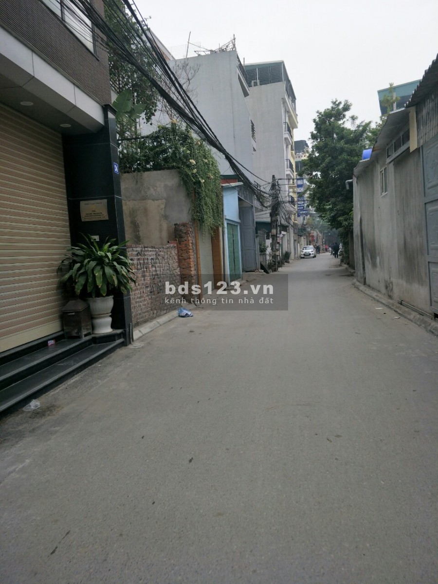 Cần bán gấp nhà mặt ngõ 29 Phố Trạm, gara ô tô, 65m2, 4T, 5 tỷ. Kinh doanh.