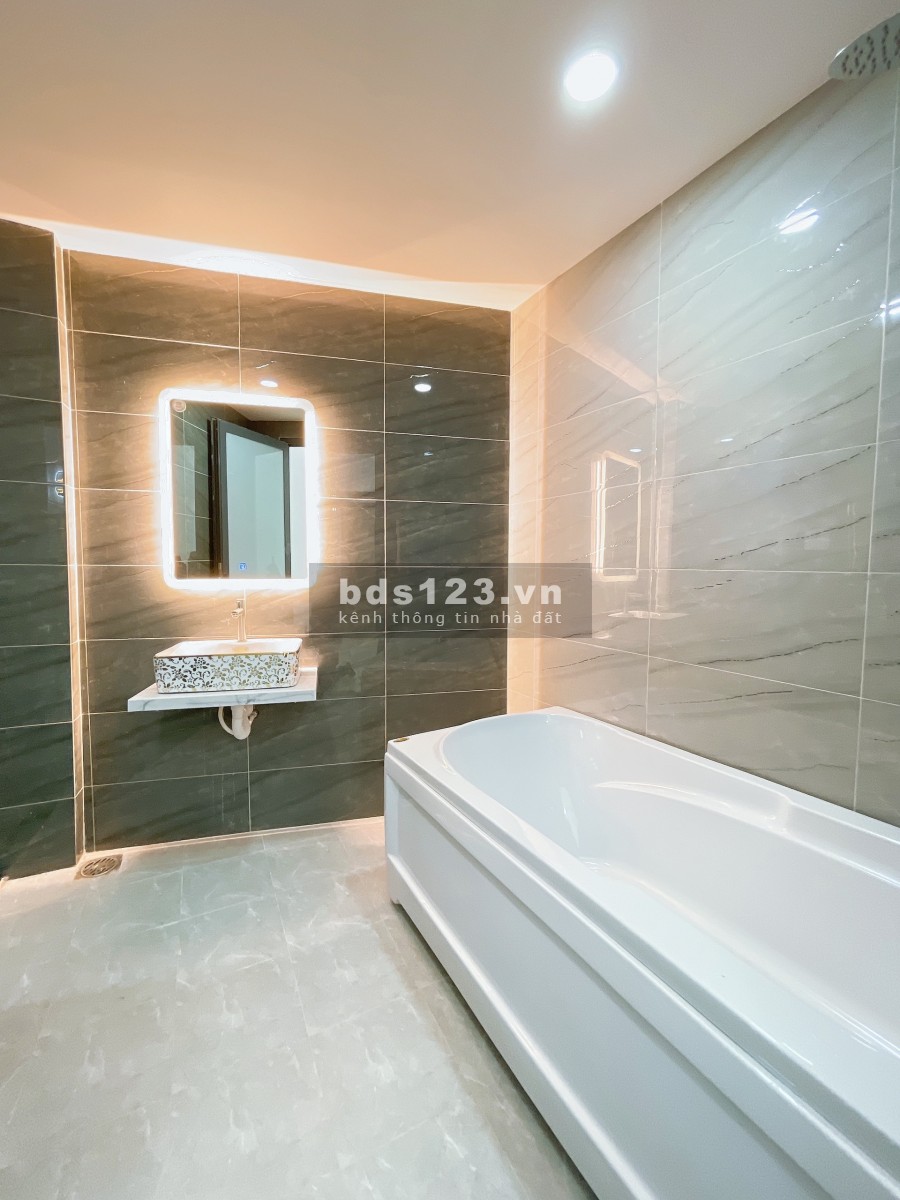 Bán nhà đẹp 1 lầu gần mặt tiền đường Phạm Hùng P9 Q8