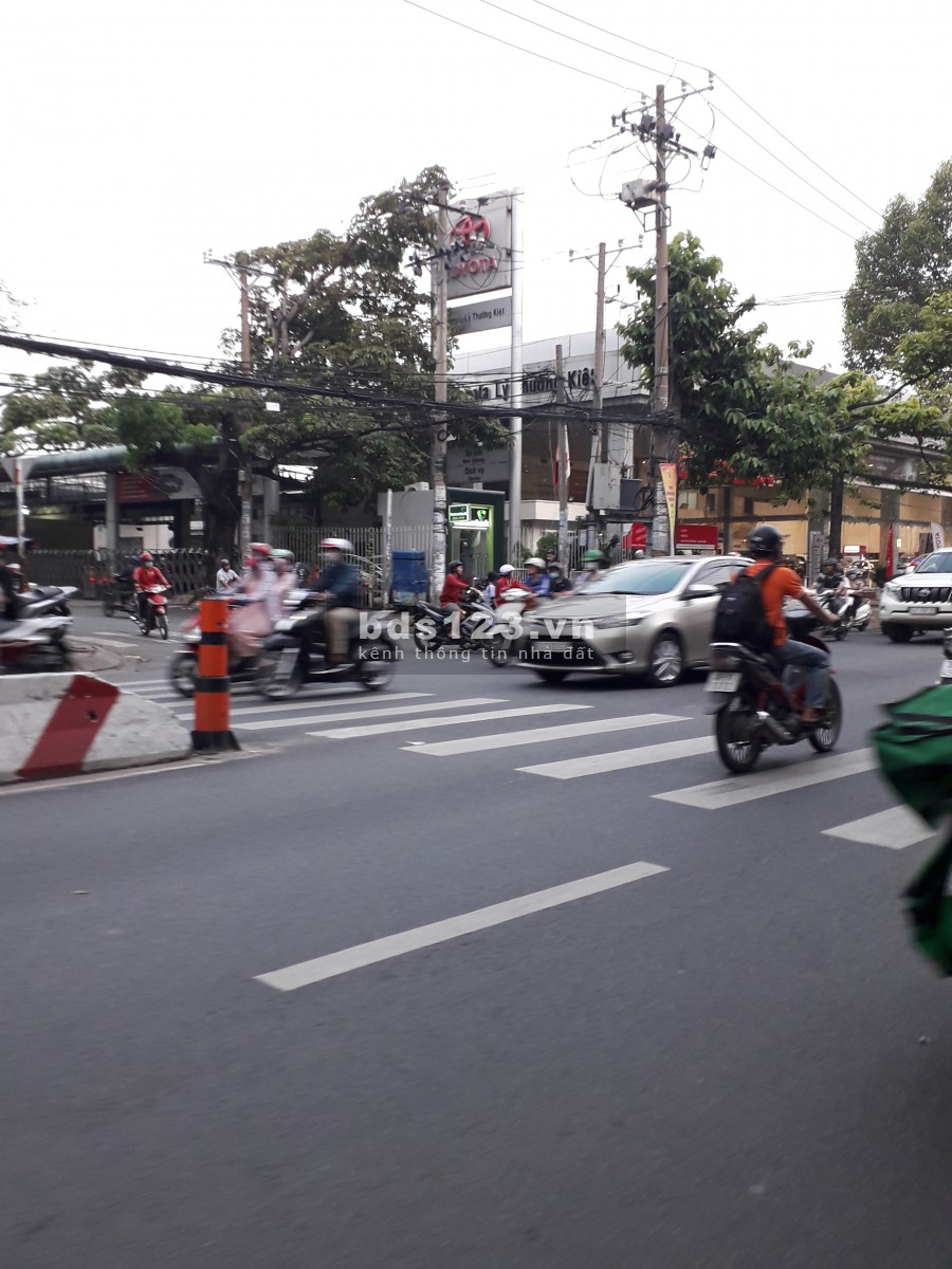 Cho thuê nhà mặt tiền Vườn Lài - Lũy Bán Bích (5x25) trệt lầu giá 26 triệu /tháng