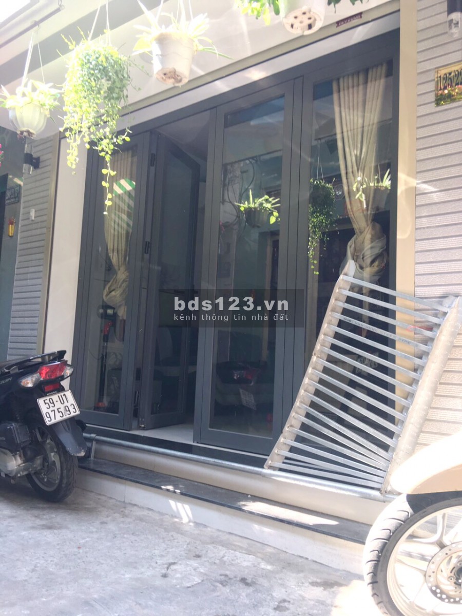 Nhà mới lầu 3pn (vào ở ngay) hẻm Nguyễn Thị Tần P1 Q8