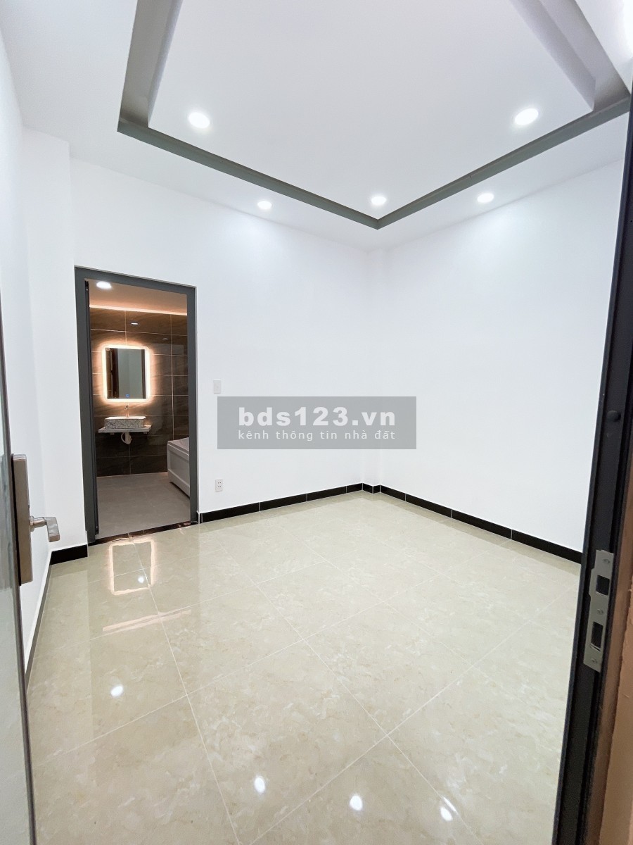 Bán nhà đẹp 1 lầu gần mặt tiền đường Phạm Hùng P9 Q8